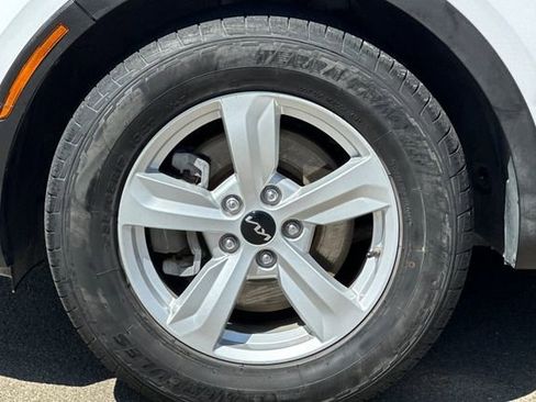 Used 2022 Kia Sorento LX FWD image 28