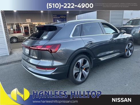 Used 2019 Audi e-tron Prestige w/ Prestige Package AWD/4WD image 3