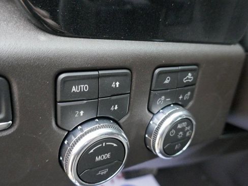 New 2026 GMC Sierra 1500 SLT w/ SLT Premium Plus Package image 16