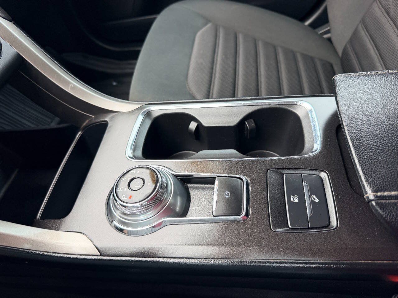 Used 2018 Ford Fusion SE FWD image 38