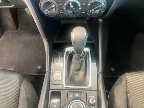 Used 2018 MAZDA MAZDA3 Sport FWD image 22