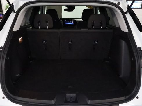 Used 2025 Chevrolet TrailBlazer LT AWD/4WD image 14