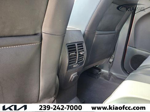 Used 2019 Ford Escape SE FWD image 13