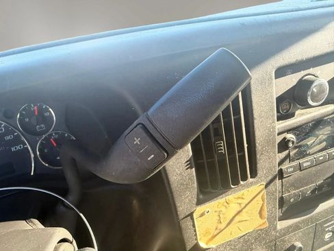 Used 2022 GMC Savana 2500 RWD image 13