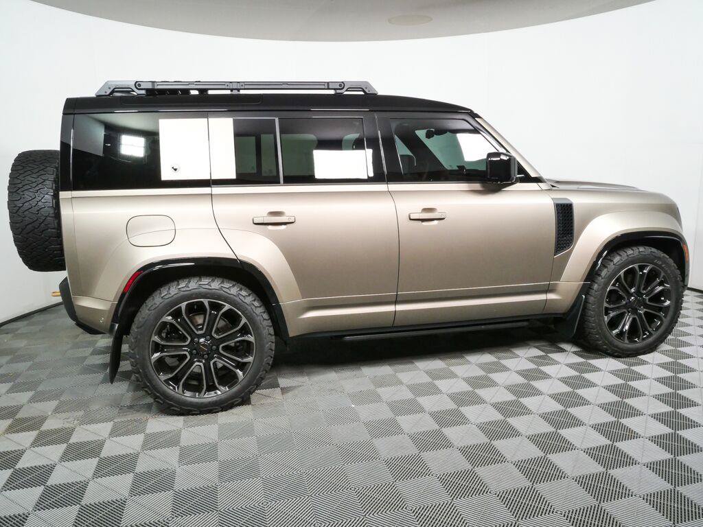 Used 2026 Land Rover Defender 110 OCTA AWD/4WD image 29