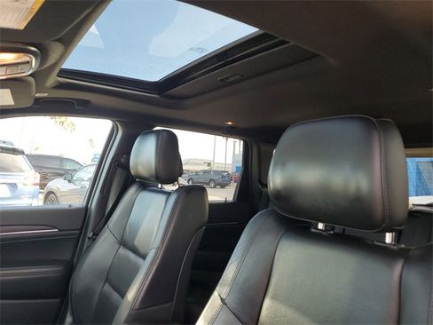 Used 2020 Jeep Grand Cherokee Limited image 17