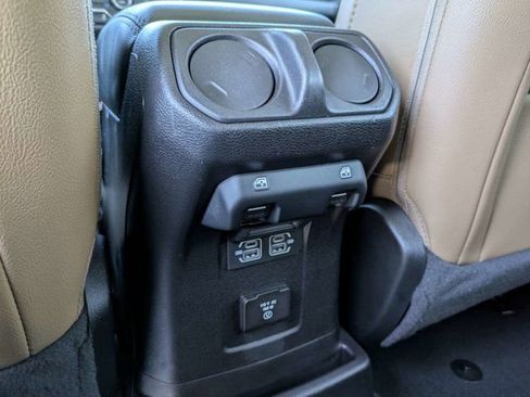 Used 2021 Jeep Wrangler Unlimited Sahara w/ LED Lighting Group AWD/4WD image 12