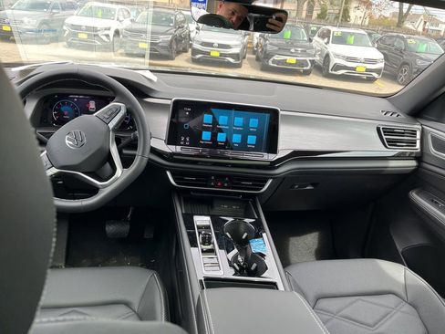 New 2026 Volkswagen Atlas Cross Sport SE image 13