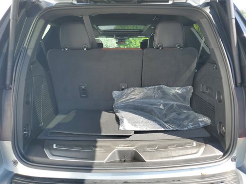 Used 2023 GMC Yukon Denali Ultimate image 9