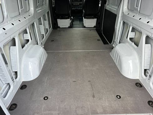 Used 2025 Mercedes-Benz Sprinter 2500 image 14