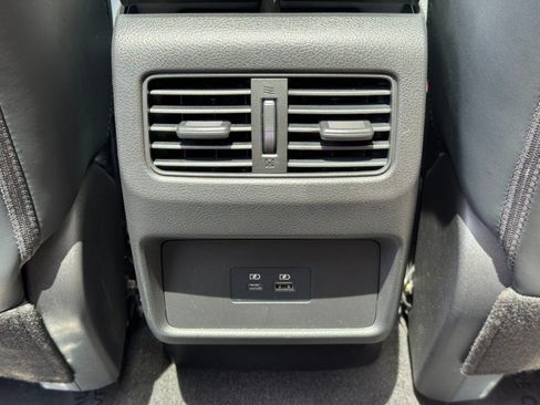 Used 2023 Nissan Rogue SV w/ SV Premium B Package FWD image 30