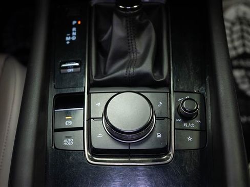 Used 2020 MAZDA MAZDA3 Hatchback w/ Preferred Package FWD image 24