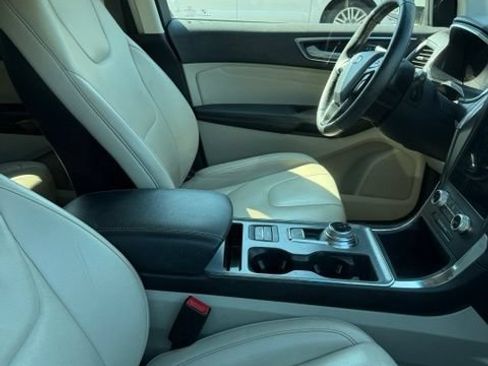 Used 2021 Ford Edge Titanium AWD/4WD image 9