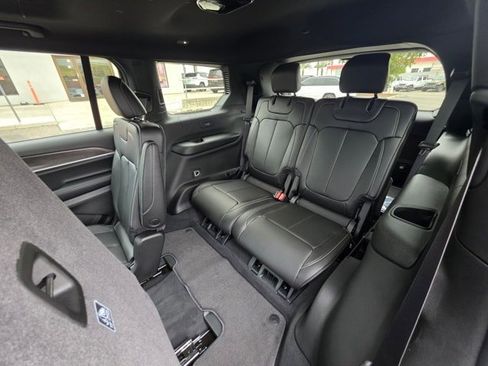 New 2025 Jeep Grand Cherokee L Limited image 24