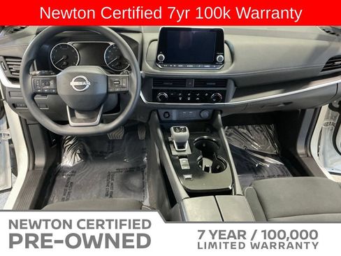 Used 2025 Nissan Rogue S FWD image 11