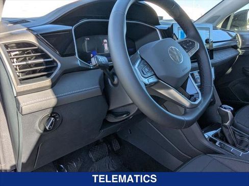 New 2025 Volkswagen Taos SE image 12