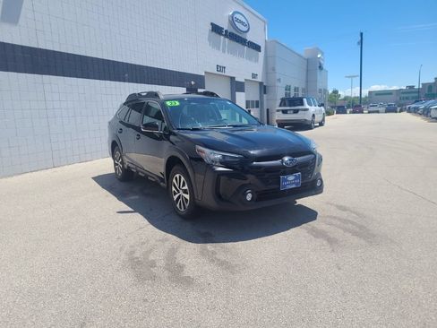 Used 2023 Subaru Outback Premium AWD/4WD image 9