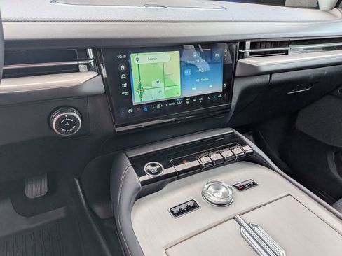 Used 2025 Lincoln Navigator Reserve AWD/4WD image 13