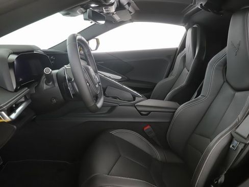 Used 2025 Chevrolet Corvette Stingray Coupe w/ 1LT image 18