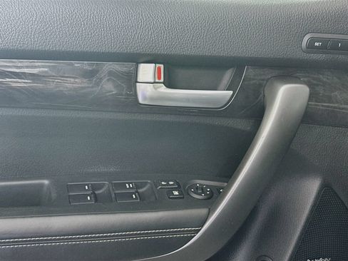 Used 2014 Kia Sorento SX w/ 3rd Row Package AWD/4WD image 18