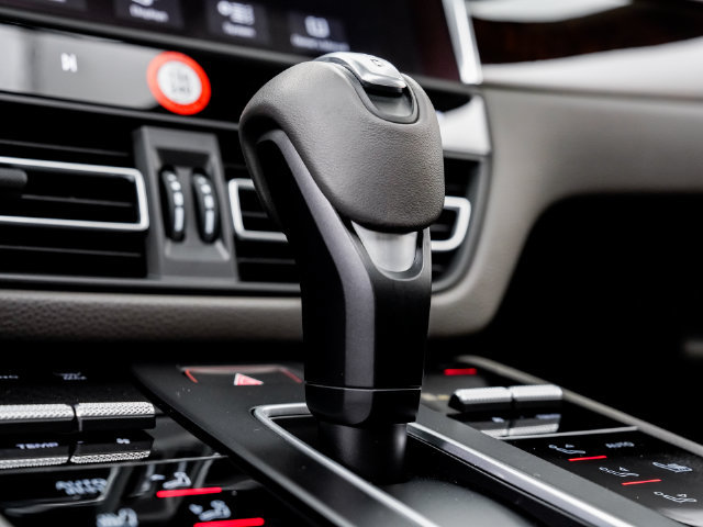 Certified 2026 Porsche Macan AWD/4WD image 19