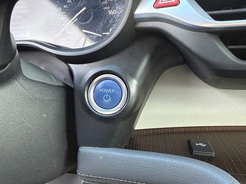 Used 2024 Toyota Sienna LE image 28