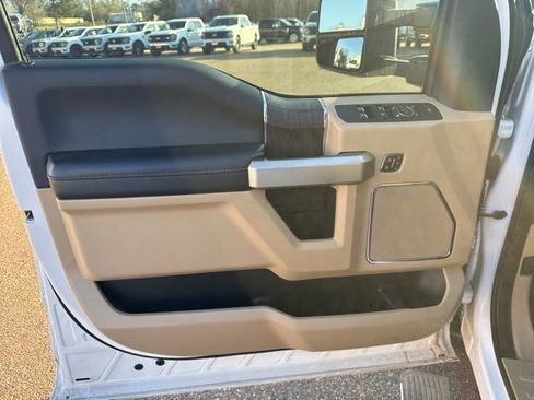 Used 2020 Ford F250 Lariat w/ Lariat Ultimate Package image 20