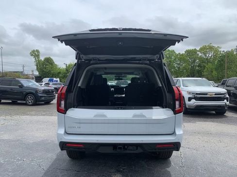 New 2025 Ford Expedition Active RWD image 8