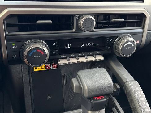 Used 2025 Toyota 4Runner TRD Off-Road Premium image 24