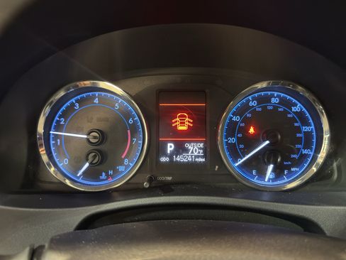 Used 2018 Toyota Corolla LE w/ LE Premium Package w/Moonroof FWD image 17