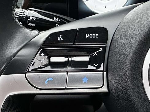 Used 2024 Hyundai Elantra Limited FWD image 28