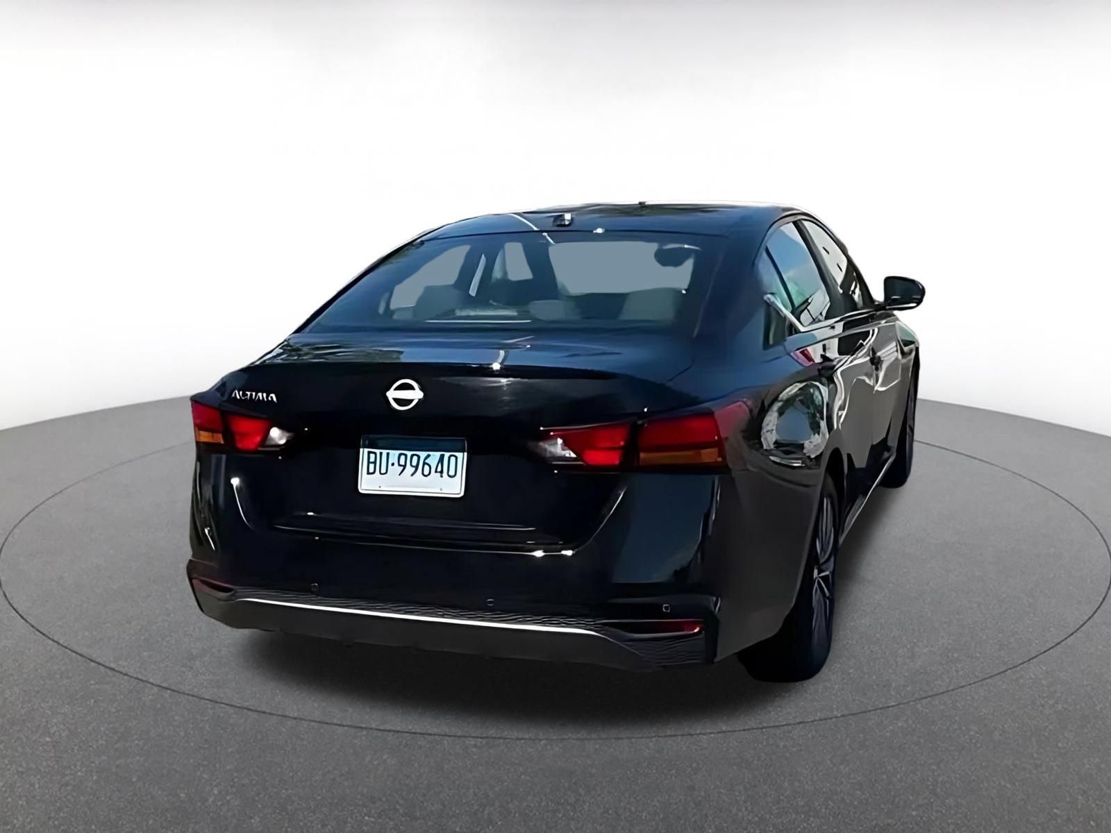 Used 2026 Nissan Altima 2.5 SV FWD image 2