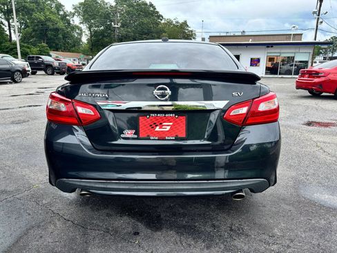 Used 2017 Nissan Altima 2.5 SV FWD image 4