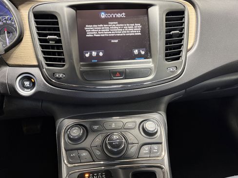 Used 2015 Chrysler 200 C w/ Navigation & Sound Group I image 13