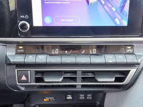 Used 2025 Toyota Camry LE image 17