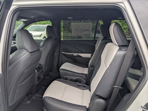New 2026 Lexus TX 500h AWD image 13