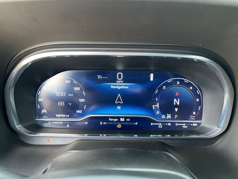 Used 2022 Chevrolet Suburban LT image 13