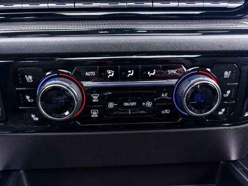 Used 2024 Chevrolet Silverado 1500 ZR2 w/ Technology Package image 30