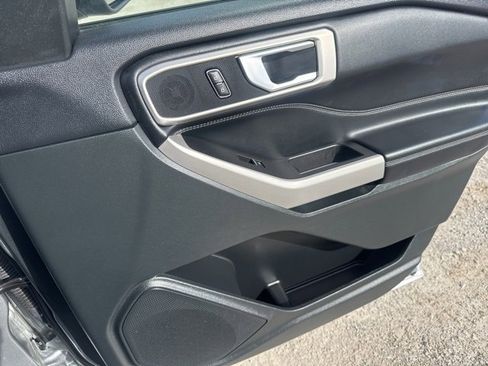 Used 2024 Ford Explorer XLT w/ Equipment Group 202A image 25