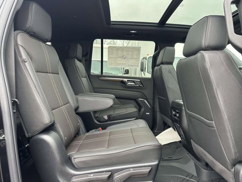 New 2026 Chevrolet Suburban High Country image 24