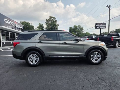 Used 2020 Ford Explorer XLT w/ Comfort Package AWD/4WD image 6