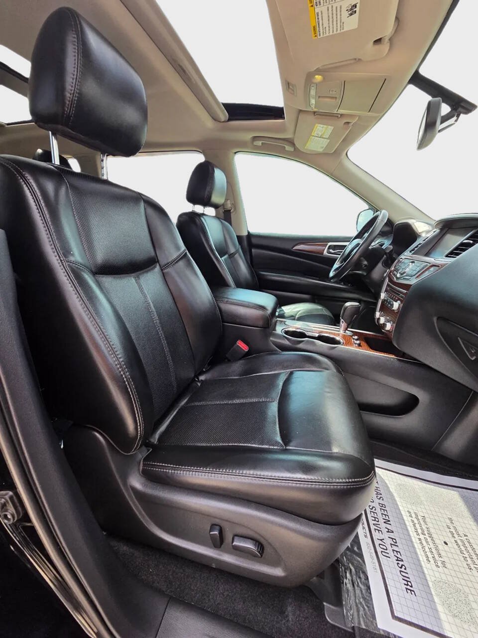 Used 2017 Nissan Pathfinder Platinum FWD image 12