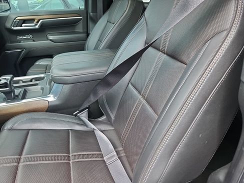 Used 2023 Chevrolet Silverado 1500 High Country w/ High Country Premium Package AWD/4WD image 15