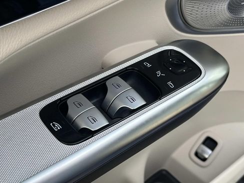 Certified 2025 Mercedes-Benz GLC 300 image 29