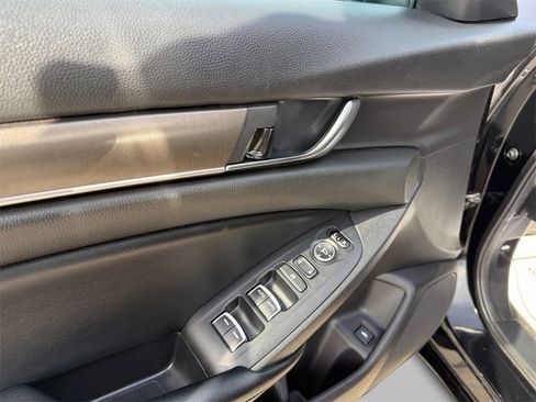 Used 2018 Honda Accord LX image 14