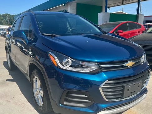 Used 2019 Chevrolet Trax LT w/ LPO, Cargo Package FWD image 7