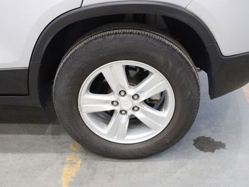 Used 2019 Chevrolet Trax LT w/ LT Convenience Package image 40