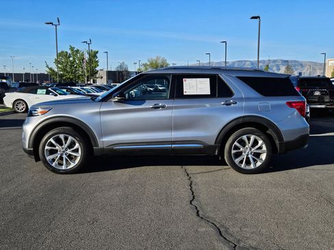 Used 2023 Ford Explorer Platinum w/ Technology Package AWD/4WD image 10