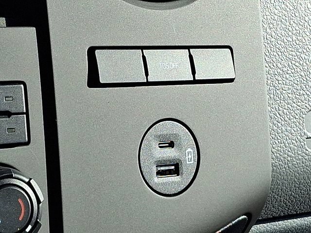 Used 2023 Ford F650 2WD Regular Cab Super Duty image 25