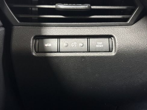 Used 2024 Nissan Altima 2.5 SR FWD image 18